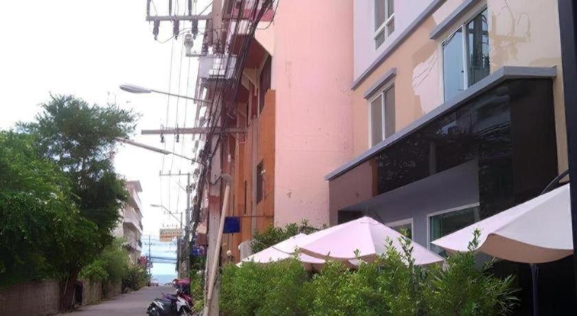 By Dee @Jomtien Hotel Pattaya Exterior foto